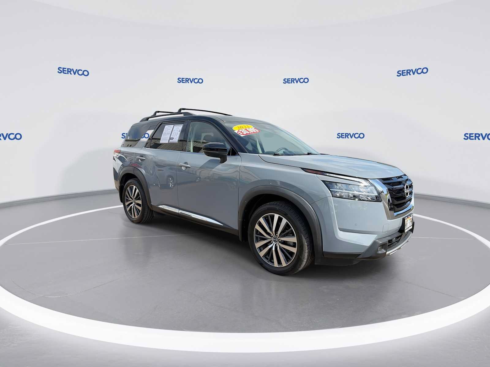 Used 2022 Nissan Pathfinder Platinum w/ Cargo Package FWD image 2