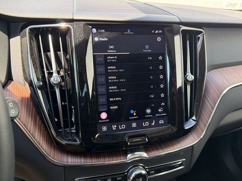 Used 2023 Volvo XC60 B5 Plus w/ Climate Package image 23