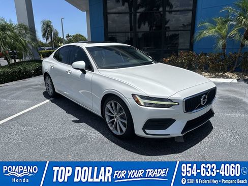 Used 2019 Volvo S60 T5 Momentum FWD image 2