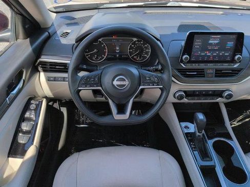 Certified 2023 Nissan Altima 2.5 SV FWD image 15