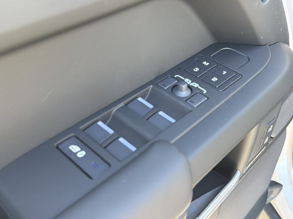 New 2026 Land Rover Defender 110 S AWD/4WD image 20