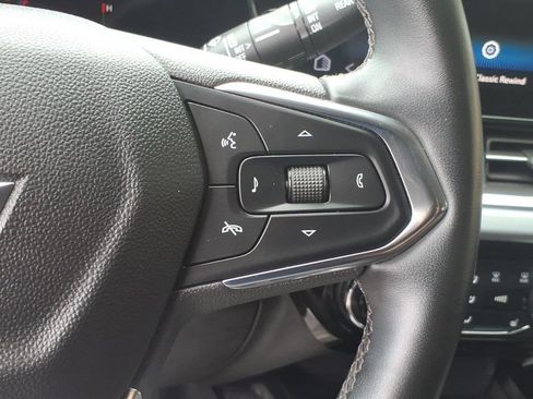 Used 2024 Chevrolet Trax LT w/ LT Convenience Package FWD image 17