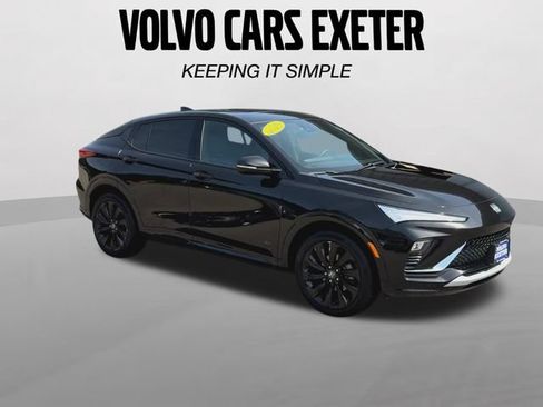 Used 2025 Buick Envista Sport Touring w/ Experience Buick Package FWD image 2