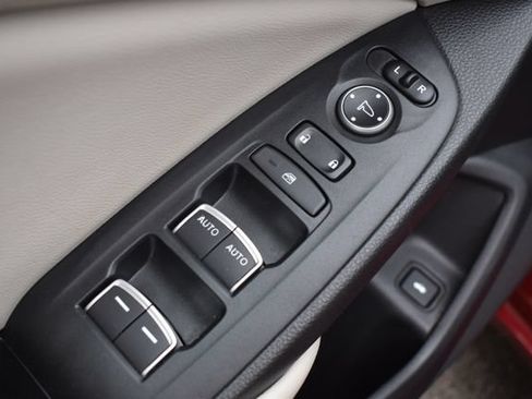 Used 2018 Honda Accord LX image 17