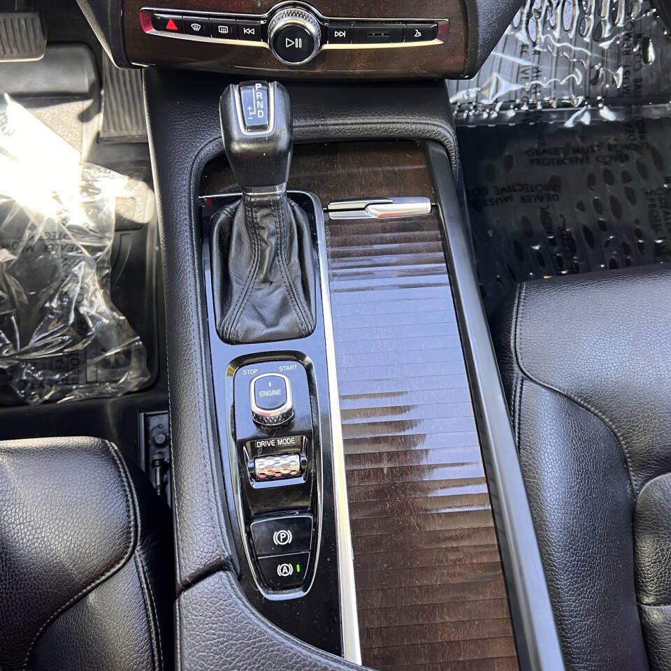 Used 2017 Volvo XC90 T6 Momentum w/ Vision Package AWD/4WD image 21