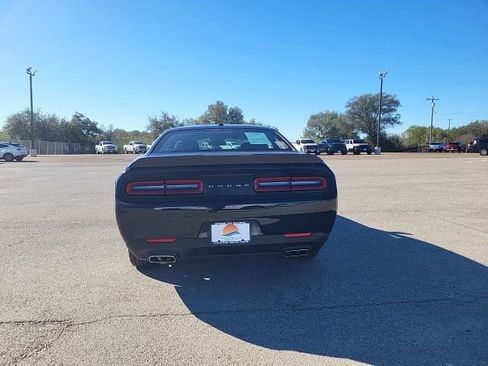 Used 2023 Dodge Challenger SXT image 4