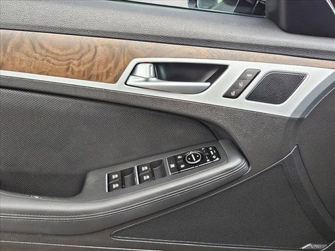 Used 2015 Hyundai Genesis 5.0 w/ Option Group 05 RWD image 29