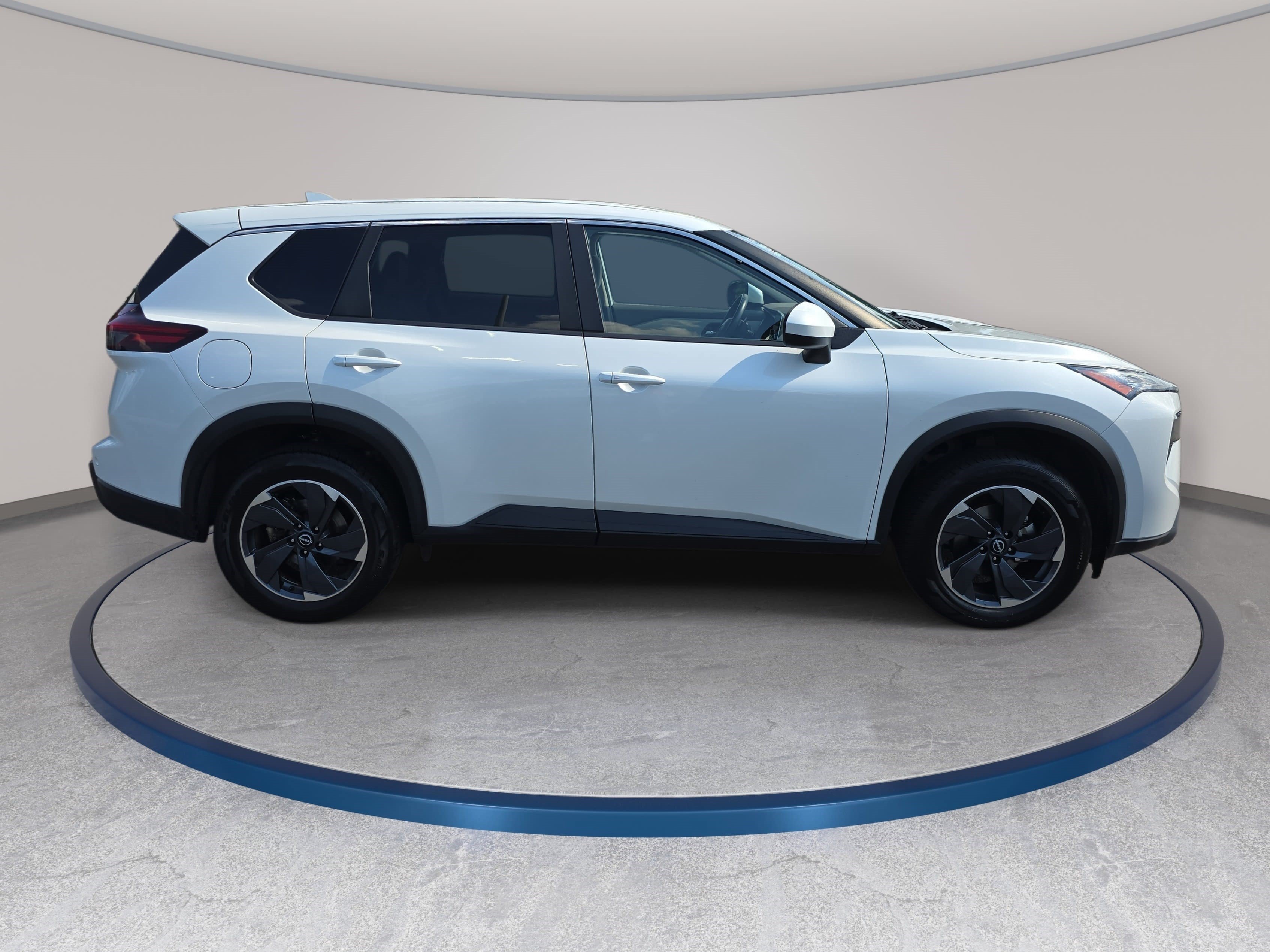 Used 2025 Nissan Rogue SV AWD/4WD image 4
