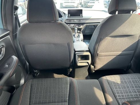 Used 2025 Honda HR-V Sport image 30