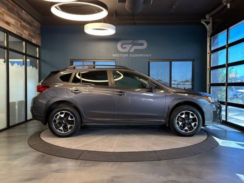 Used 2020 Subaru Crosstrek 2.0i Premium w/ Moonroof Package 1 AWD/4WD image 2