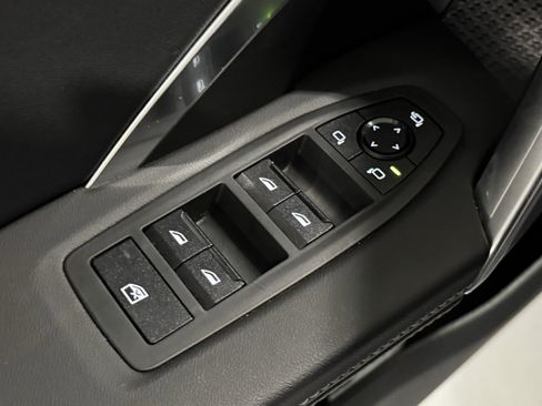 Used 2025 BMW X1 xDrive28i w/ Technology Package image 23