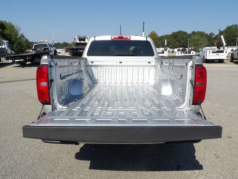 Used 2020 Chevrolet Colorado W/T RWD image 39