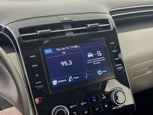 Used 2023 Hyundai Tucson SE FWD image 14