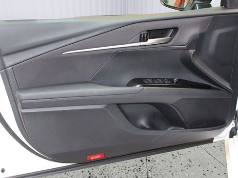 Used 2025 Toyota Camry LE AWD/4WD image 46
