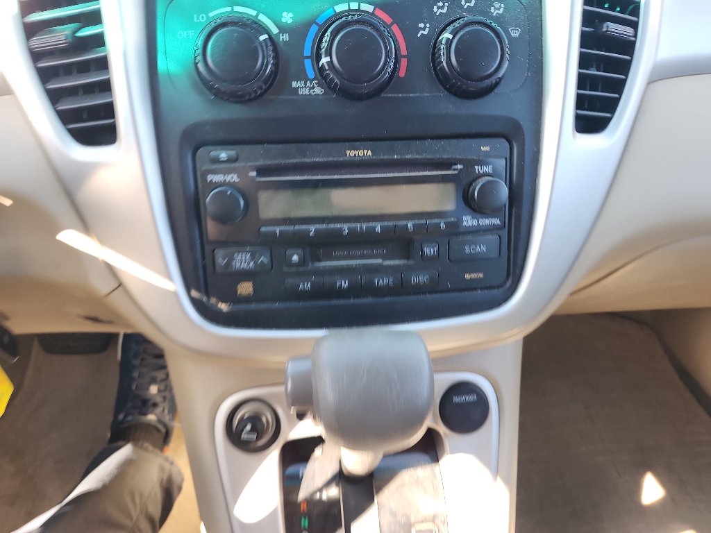 Used 2005 Toyota Highlander 2WD V6 w/ Appearance Pkg image 22