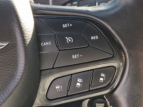 Used 2020 Chrysler Pacifica Touring-L w/ Advanced Safetytec Group image 23