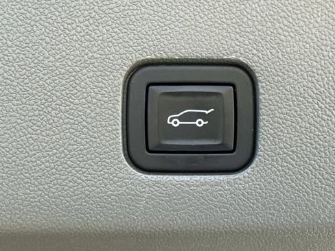 Used 2023 Cadillac XT6 Premium Luxury w/ Technology Package image 13