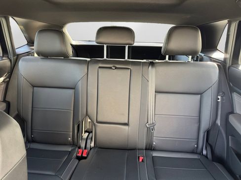 Used 2023 Volkswagen Atlas Cross Sport SE w/ Panoramic Sunroof Package AWD/4WD image 14
