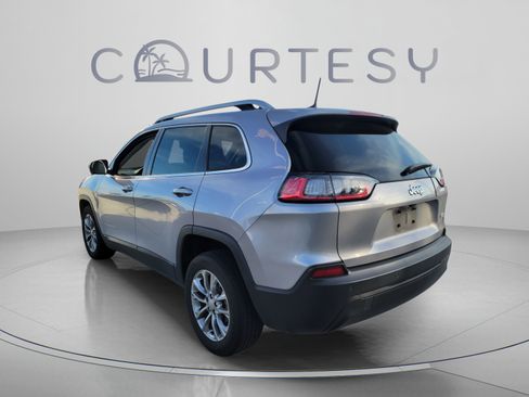 Used 2021 Jeep Cherokee Latitude Plus FWD image 2