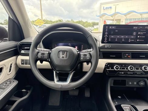 New 2026 Honda Pilot Touring image 21