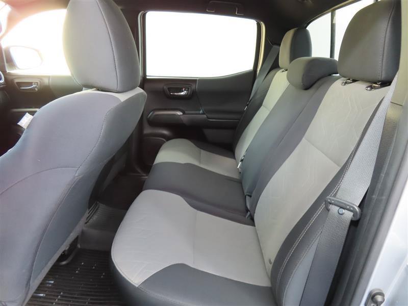 Used 2021 Toyota Tacoma TRD Sport AWD/4WD image 25