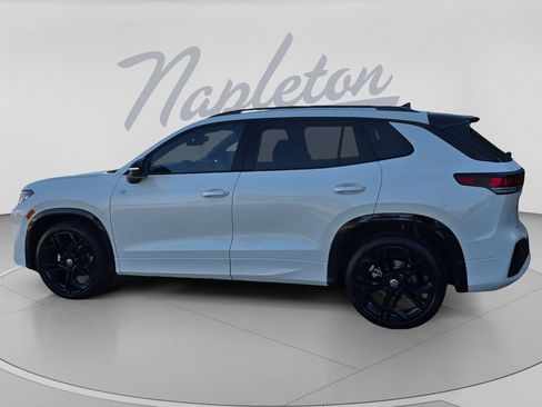 New 2026 Volkswagen Tiguan SE R-Line FWD image 8