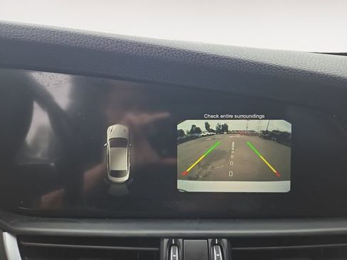 Used 2017 Alfa Romeo Giulia AWD w/ Sport Appearance Package image 23