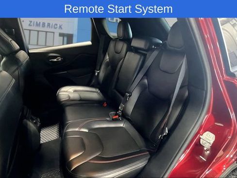 Used 2020 Jeep Cherokee Trailhawk w/ Technology Group AWD/4WD image 23