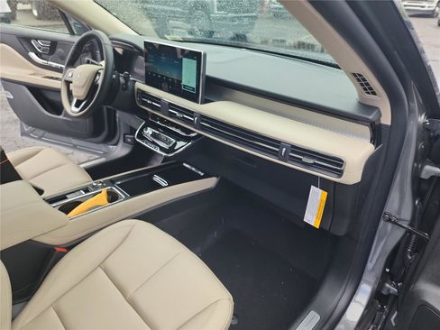 New 2026 Lincoln Corsair Premiere image 24