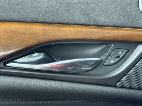 Used 2020 Cadillac Escalade Luxury w/ Escalade Sport Edition image 15