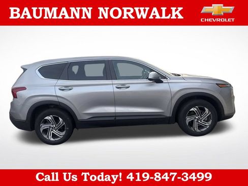 Used 2023 Hyundai Santa Fe SE FWD image 4