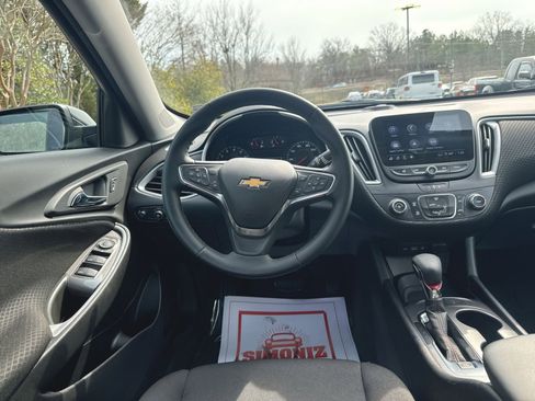 Used 2025 Chevrolet Malibu RS image 11
