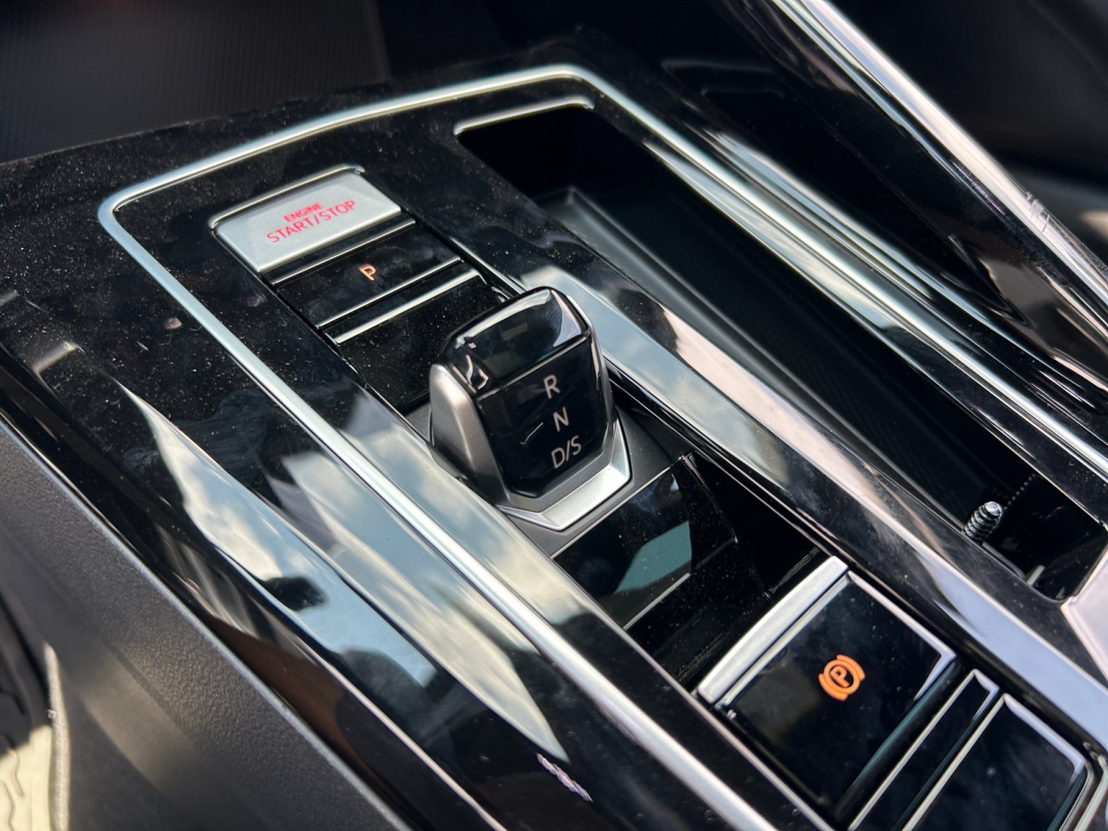 New 2026 Volkswagen GTI SE FWD image 15