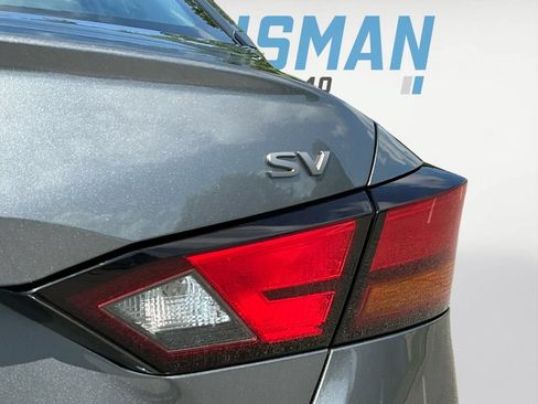 Used 2024 Nissan Altima 2.5 SV FWD image 19