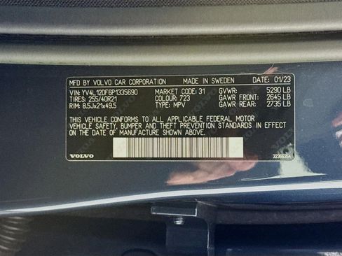 Used 2023 Volvo XC60 B5 Ultimate w/ Protection Package Premier image 35