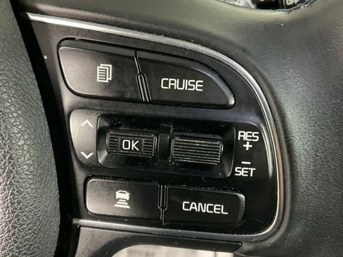 Used 2019 Kia Niro EX Premium w/ Cold Weather Package 1.0 image 19