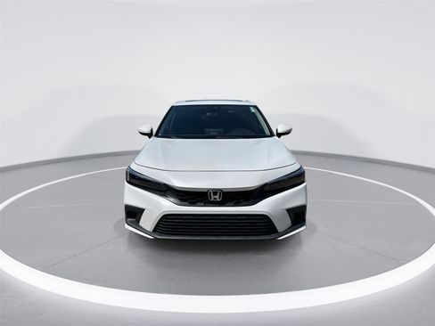 Used 2024 Honda Civic EX-L image 3