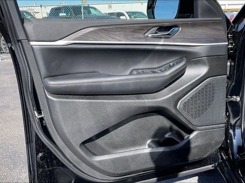 New 2026 Jeep Grand Cherokee Altitude AWD/4WD image 24