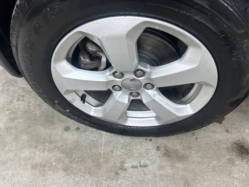 Used 2018 Jeep Compass Latitude w/ Popular Equipment Group image 18