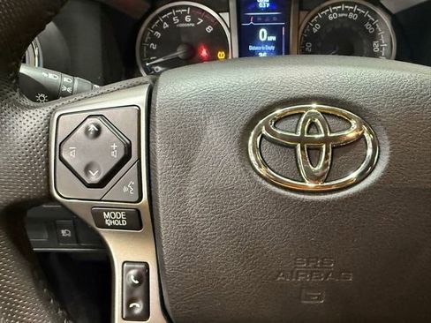 Used 2022 Toyota Tacoma SR5 image 8