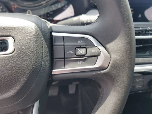 Used 2024 Jeep Compass Latitude AWD/4WD image 15