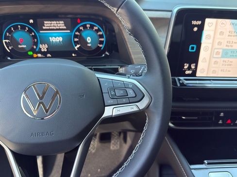 New 2026 Volkswagen Atlas SE FWD image 20