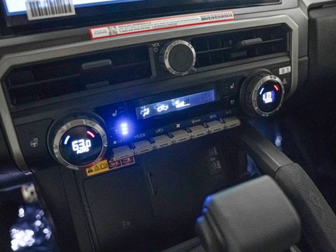 Used 2025 Toyota Tacoma TRD Sport w/ TRD Sport Premium Package image 19