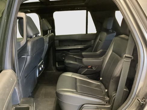 Used 2021 Ford Expedition XLT RWD image 18