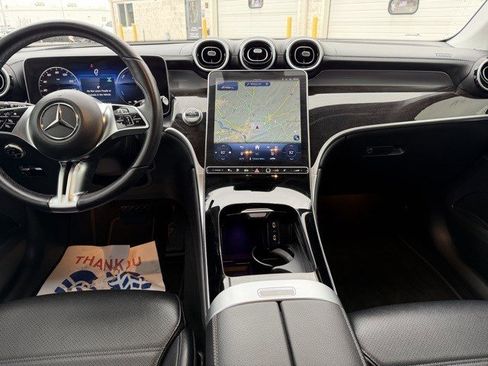 Used 2025 Mercedes-Benz GLC 350e 4MATIC image 17