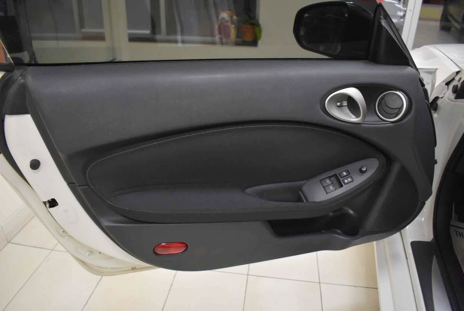 Used 2014 Nissan 370Z Coupe RWD image 45