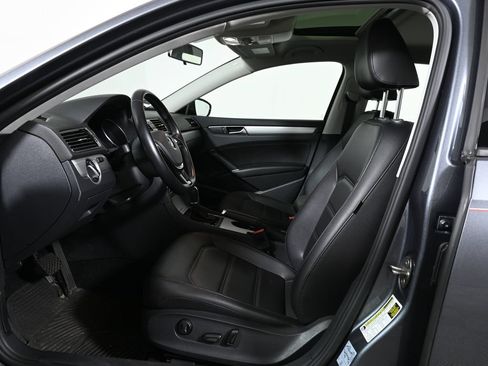 Used 2019 Volkswagen Passat 2.0T Wolfsburg FWD image 5