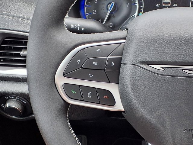 New 2027 Chrysler Pacifica Select FWD image 13