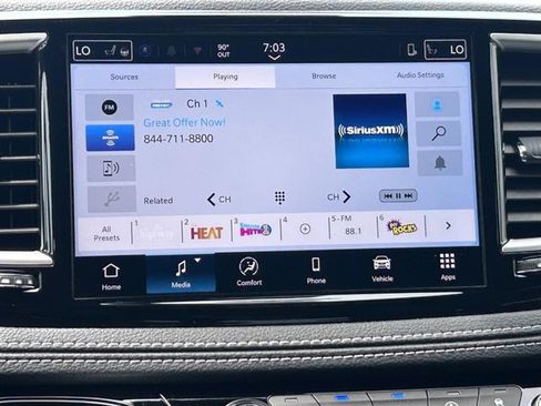 Used 2025 Chrysler Pacifica Select w/ Fav Edition Package image 13