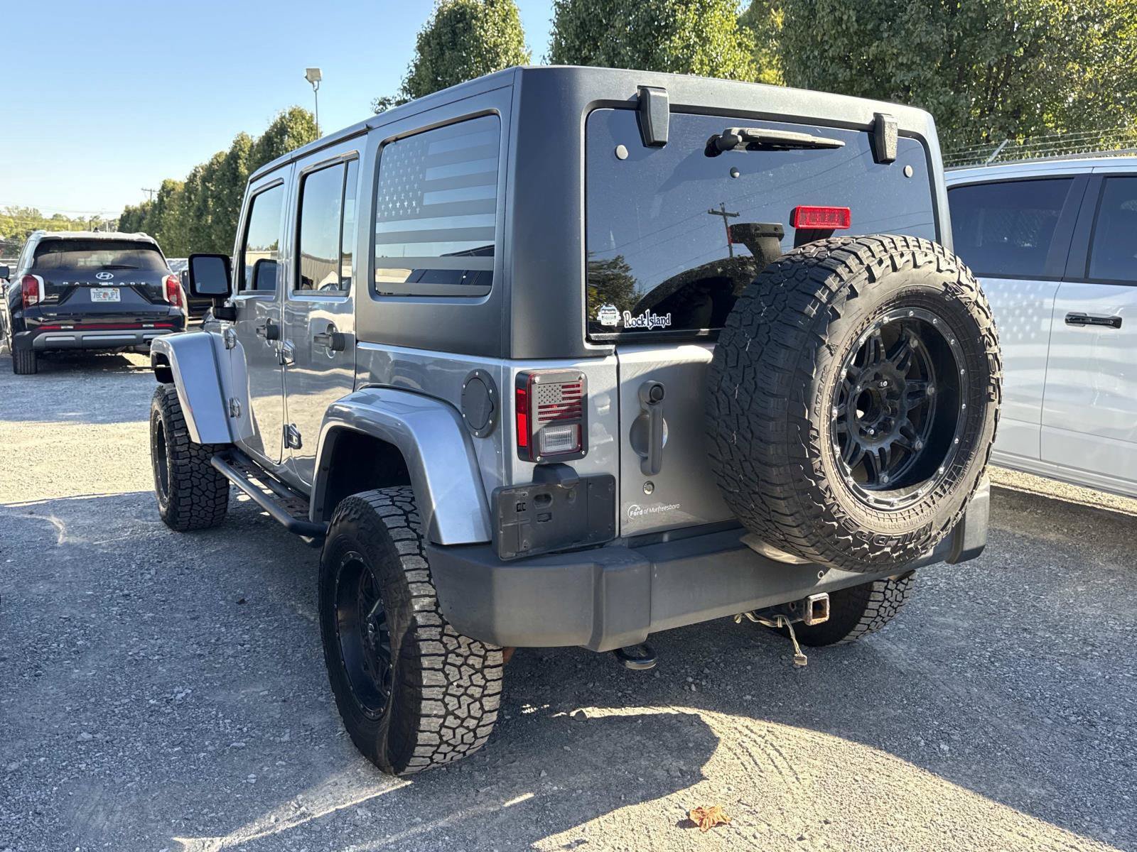 Used 2015 Jeep Wrangler Unlimited Rubicon w/ Connectivity Group AWD/4WD image 5